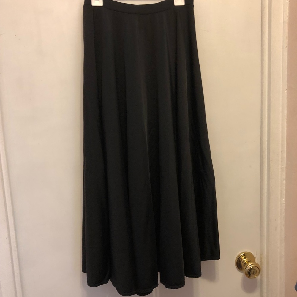 Black Maxi Pulll-On Skirt for Standard Dancing, size 12/14